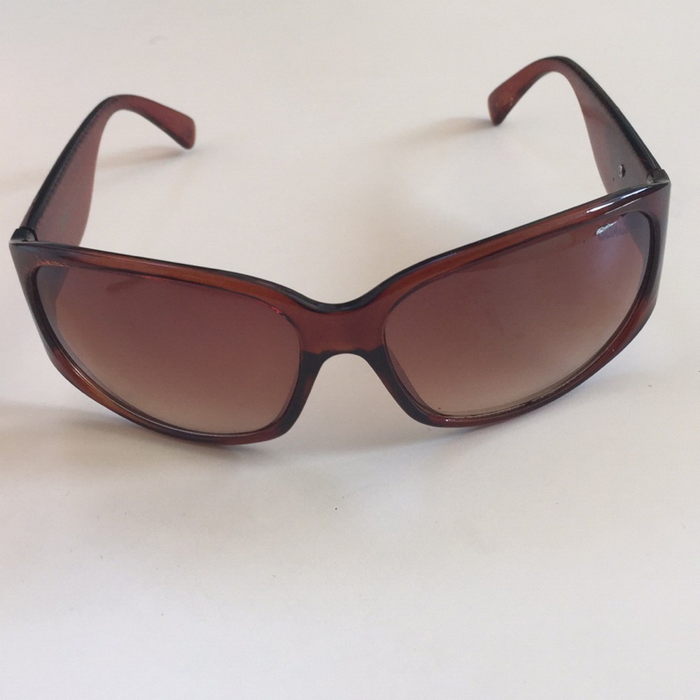 Coach Sunglasses - Picture 5 of 8